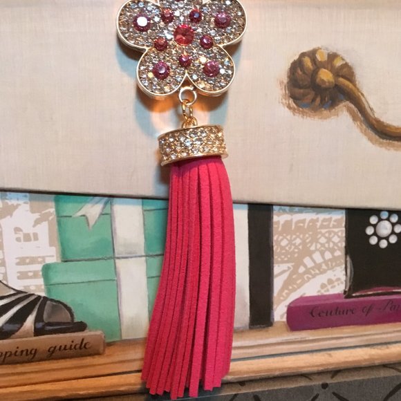 Bag Charm Flower Shape Crystals and Tassel-PINK or BLACK - Picture 13 of 13